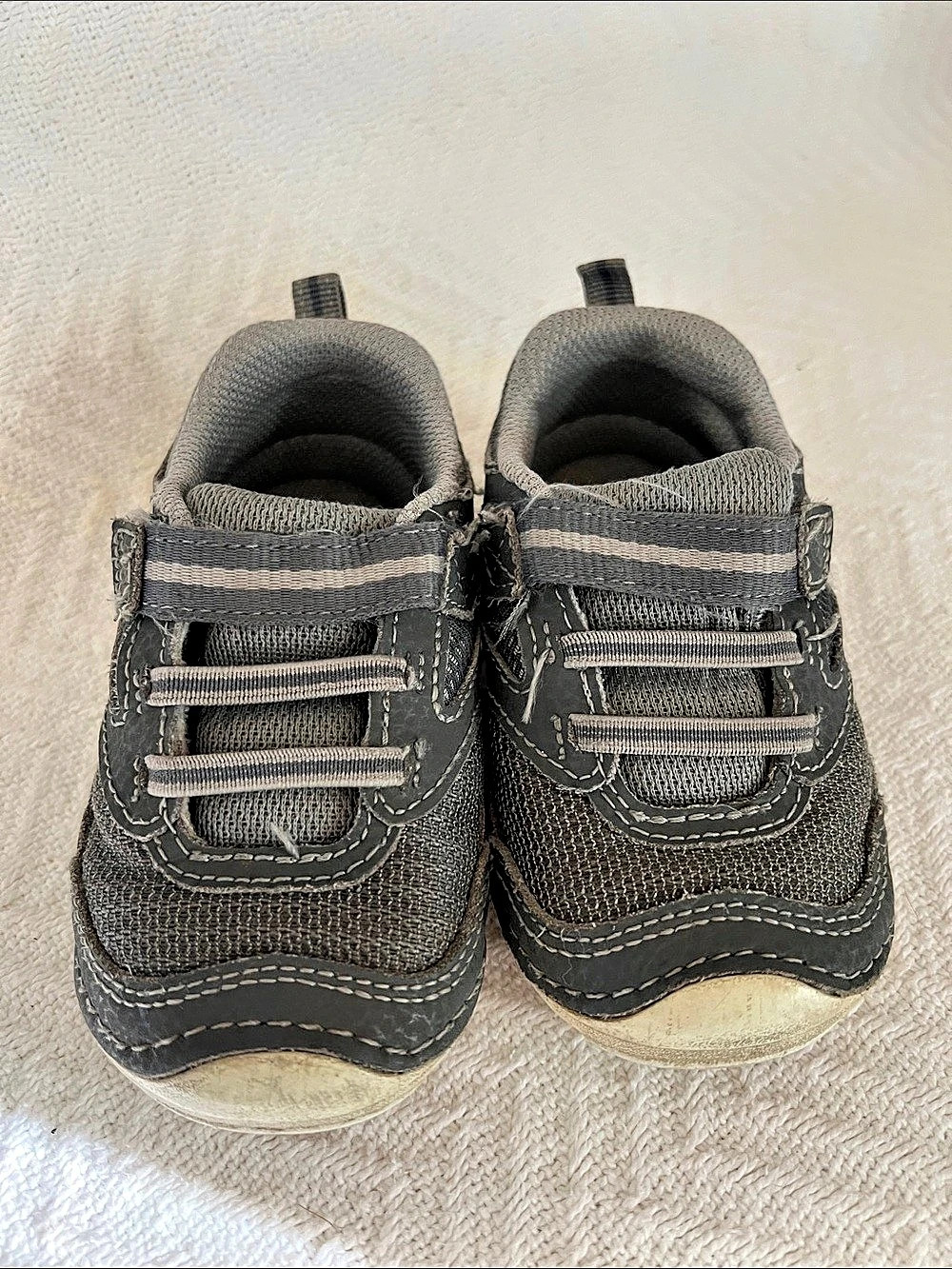 Stride Rite SM Adrian Boys US 6M Gray Sneakers